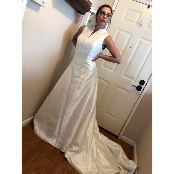 OMG Oleg Cassini High Neck Beautiful Button Detail - Picture 7 of 8